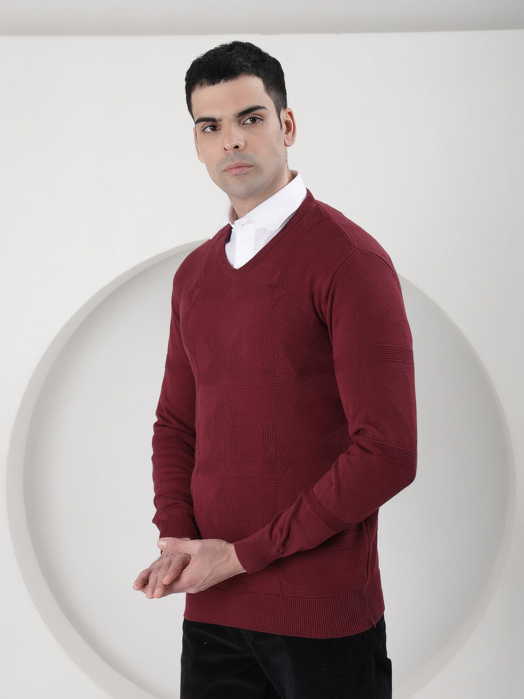 COBB WINE SELF-DESIGN V-NECK SWEATER