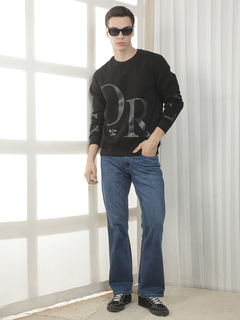 black printed round sweatshirt