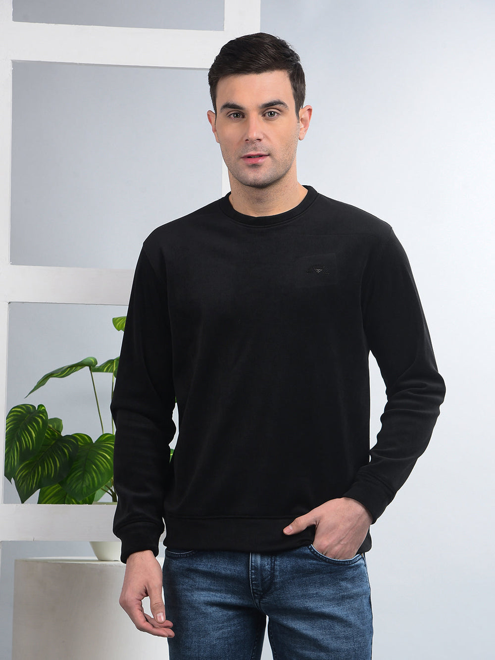 cobb solid black round neck velvet sweatshirt