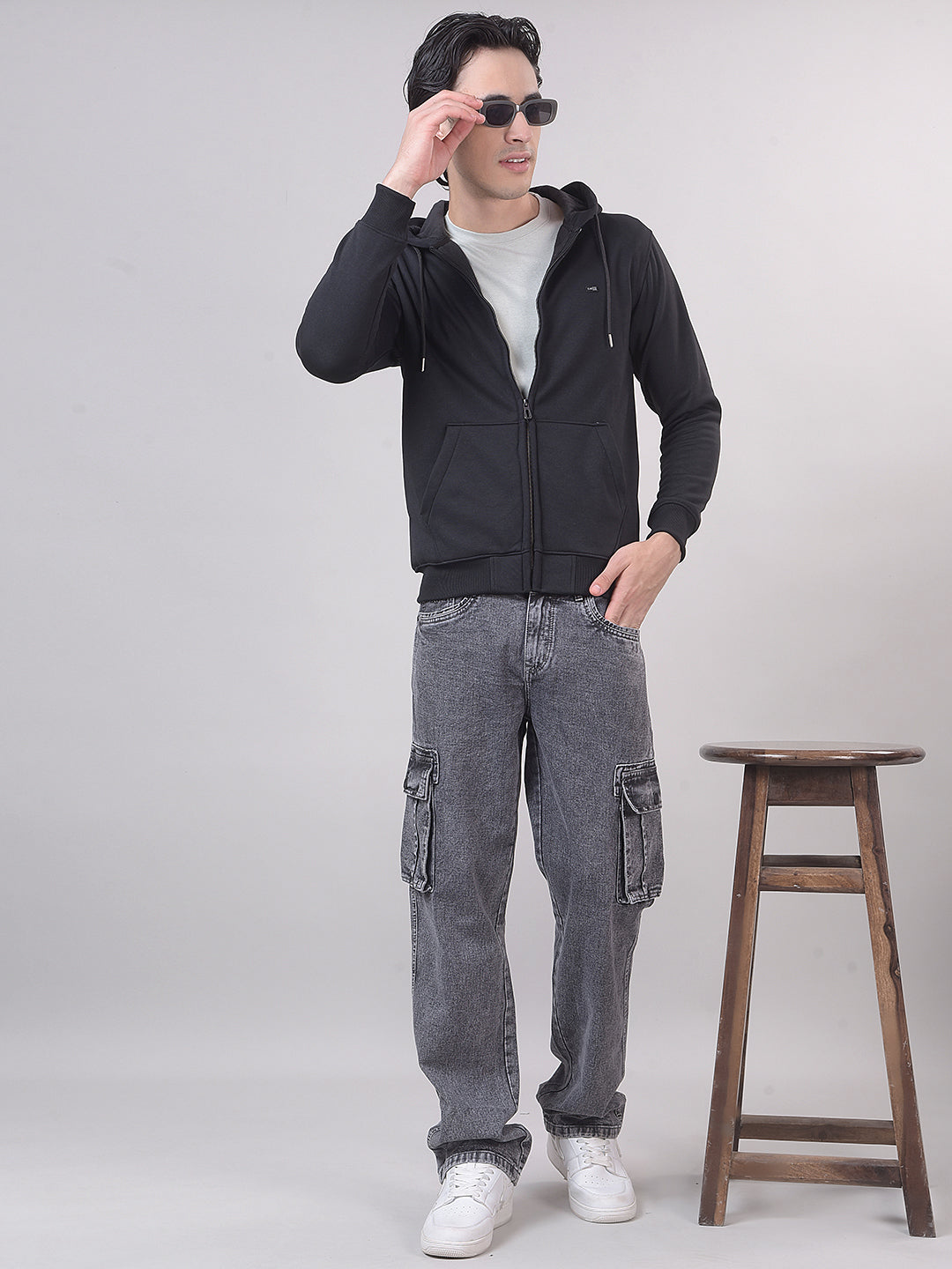 Black Solid Zip-Up Sweatshirt