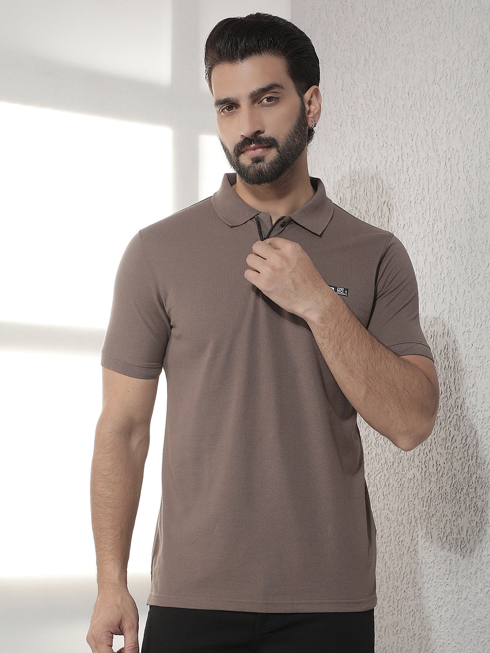 cobb brown solid polo neck t-shirt