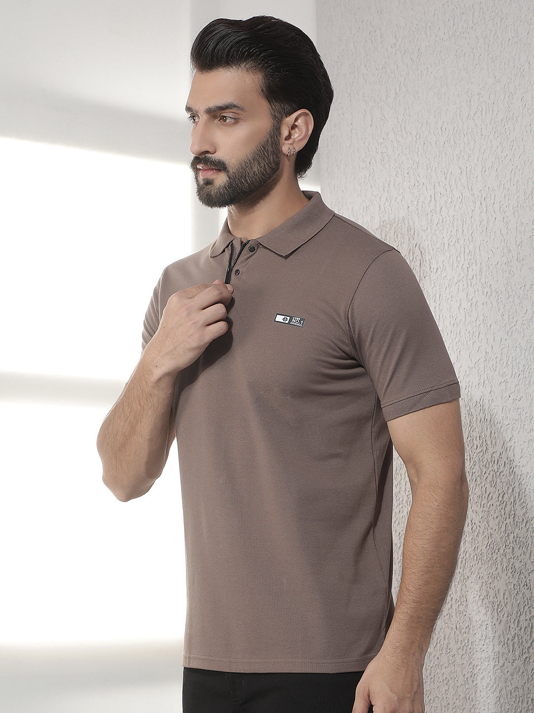 cobb brown solid polo neck t-shirt