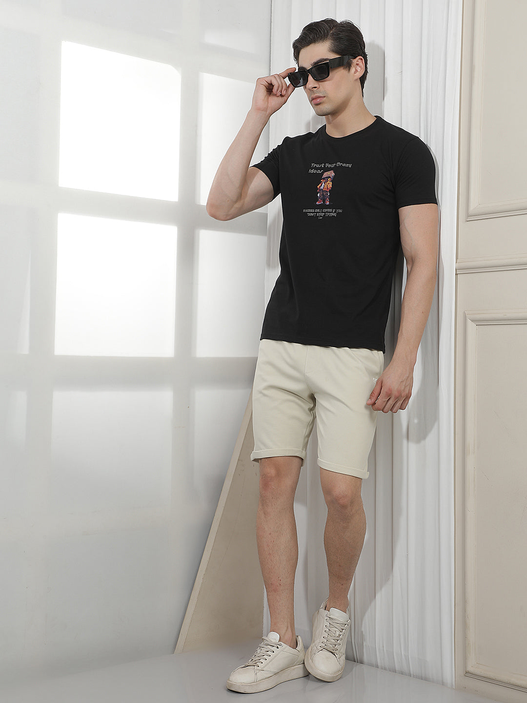 BLACK PRINTED ROUND TEES