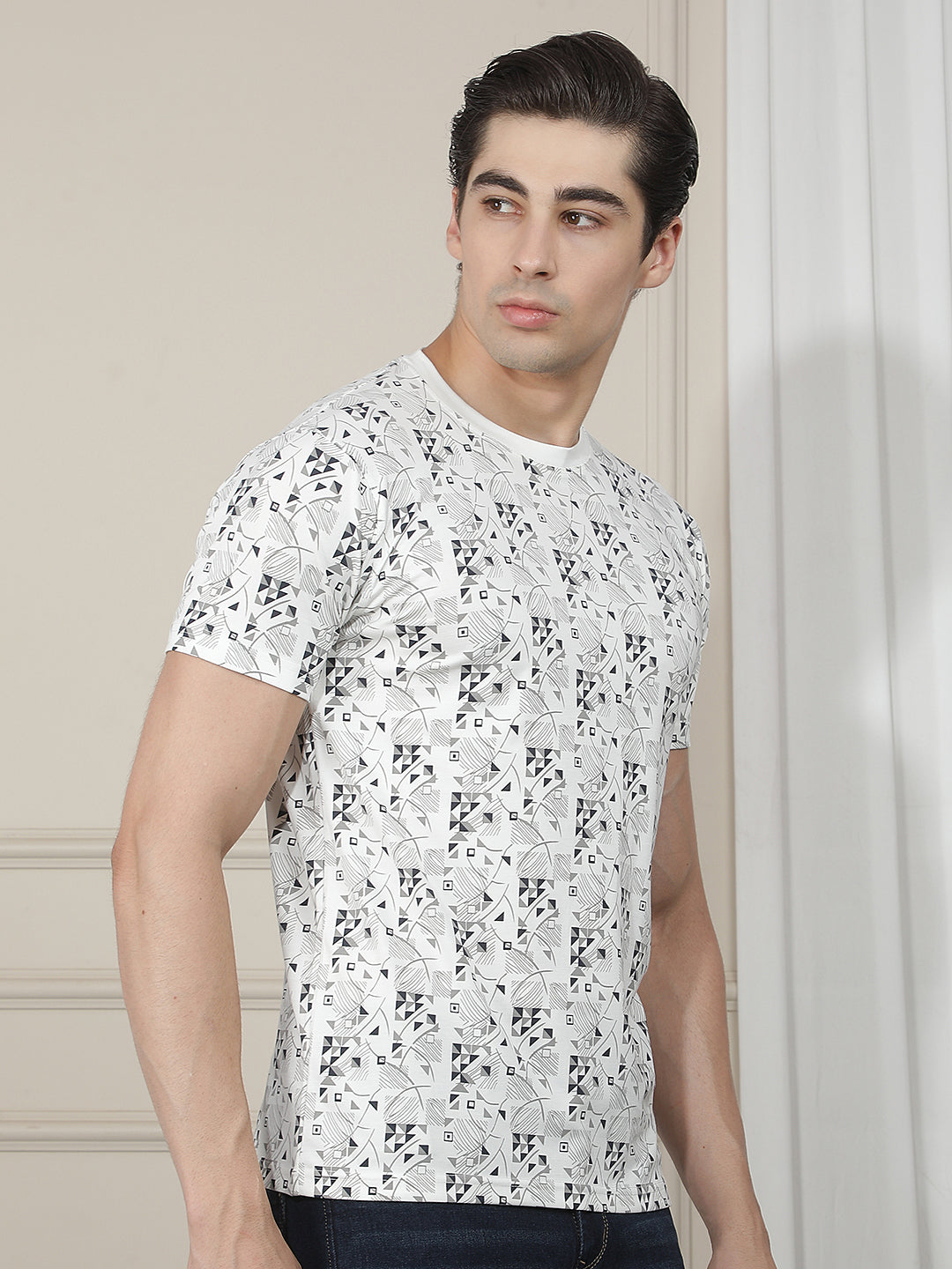 WHITE PRINTED ROUND TEES