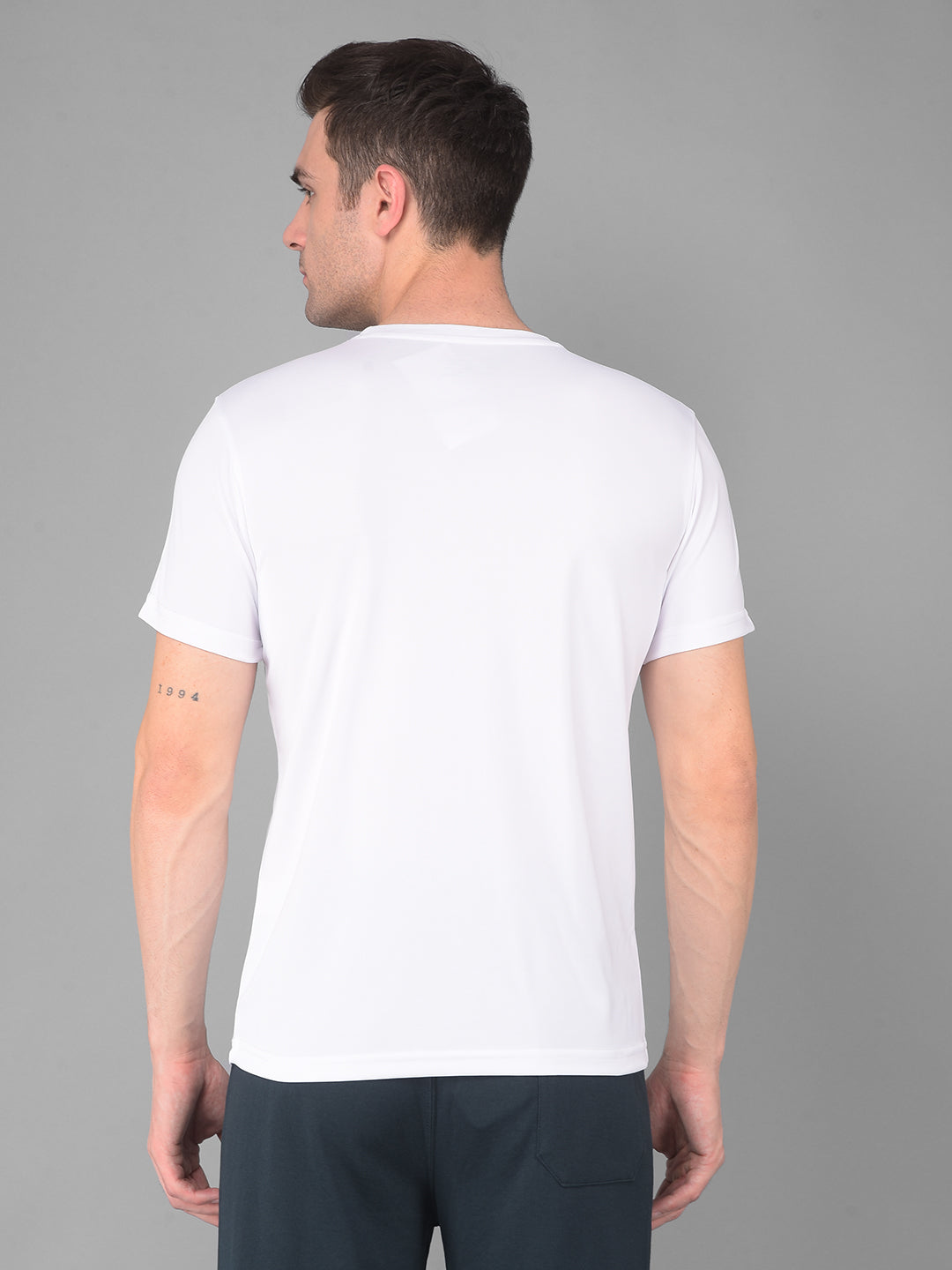 cobb solid white round neck active wear t-shirt