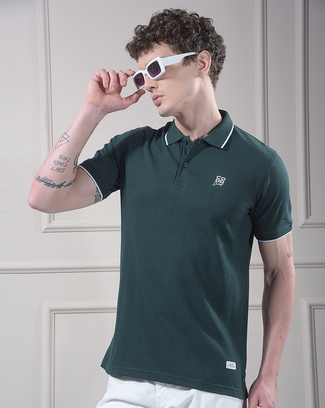 cobb botal green solid polo neck t-shirt