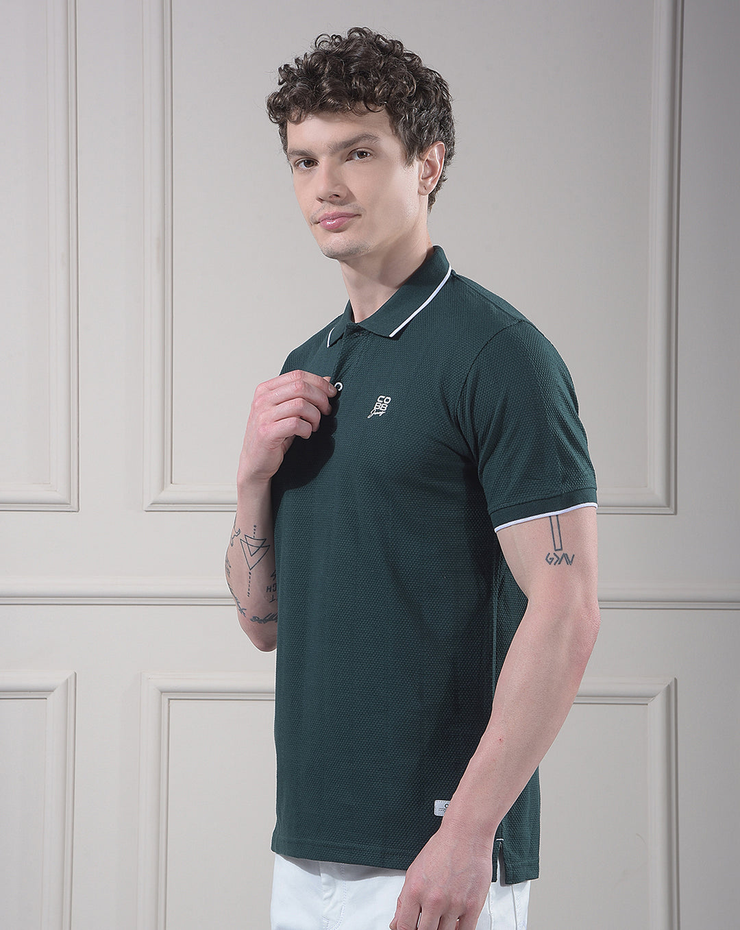 cobb botal green solid polo neck t-shirt
