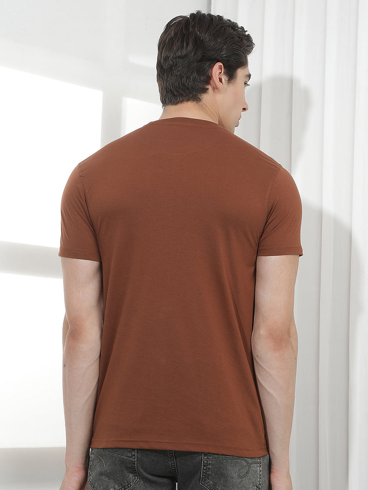 brown printed round tees