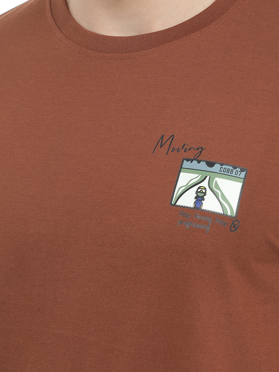 brown printed round tees
