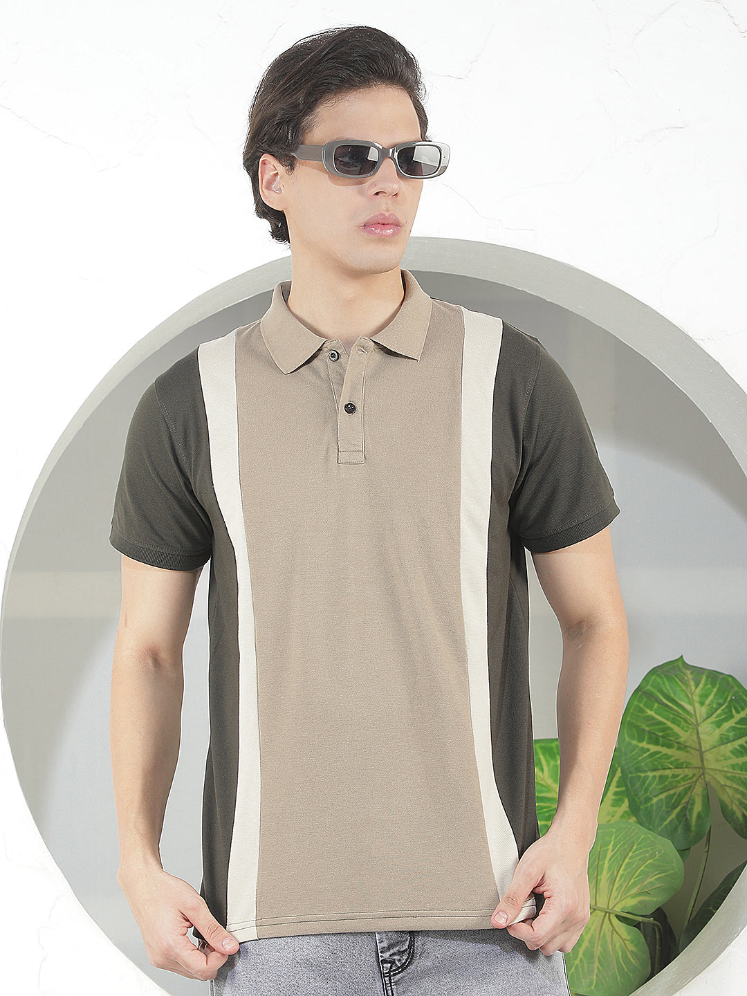 beige color-block polo t-shirt