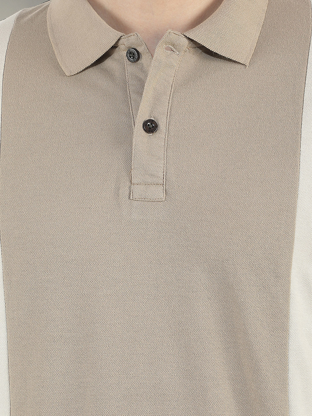 beige color-block polo t-shirt
