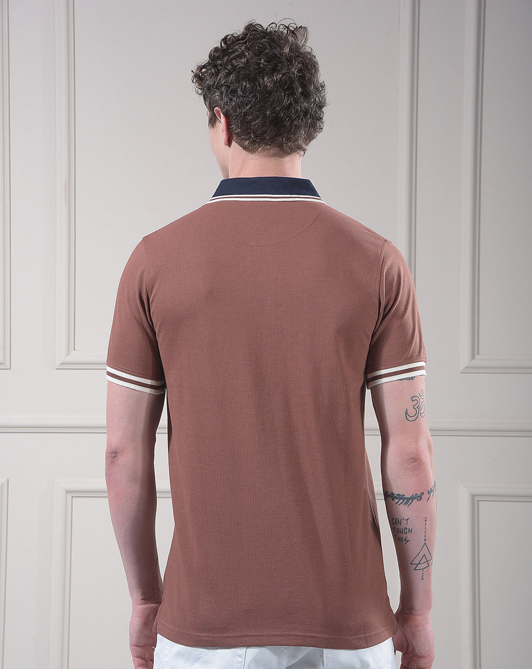 cobb choclate solid polo neck t-shirt