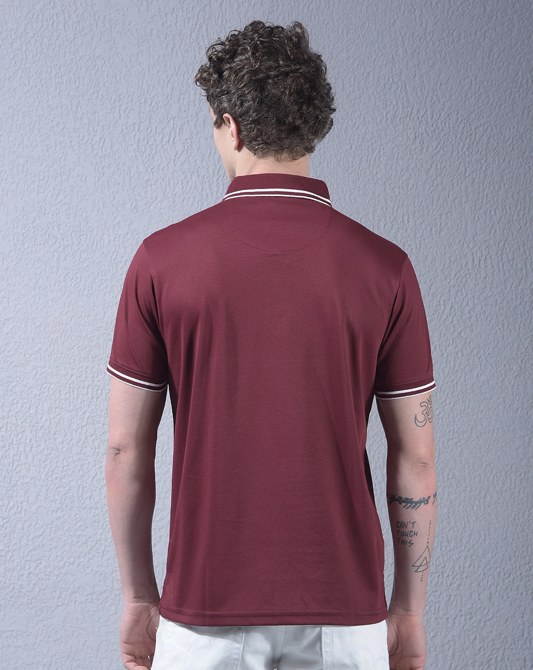 cobb mehroon solid polo neck t-shirt