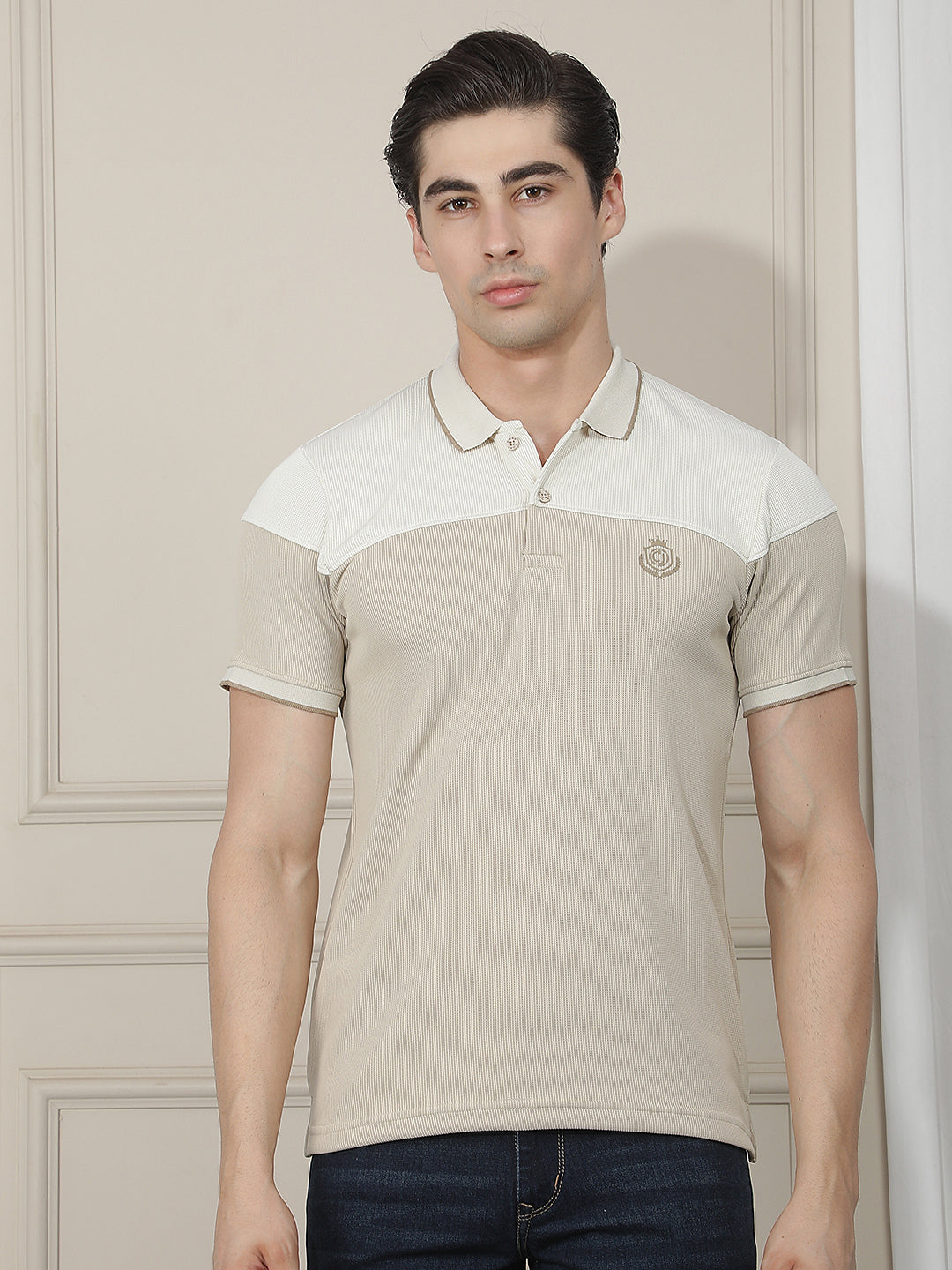 beige color-block polo t-shirt