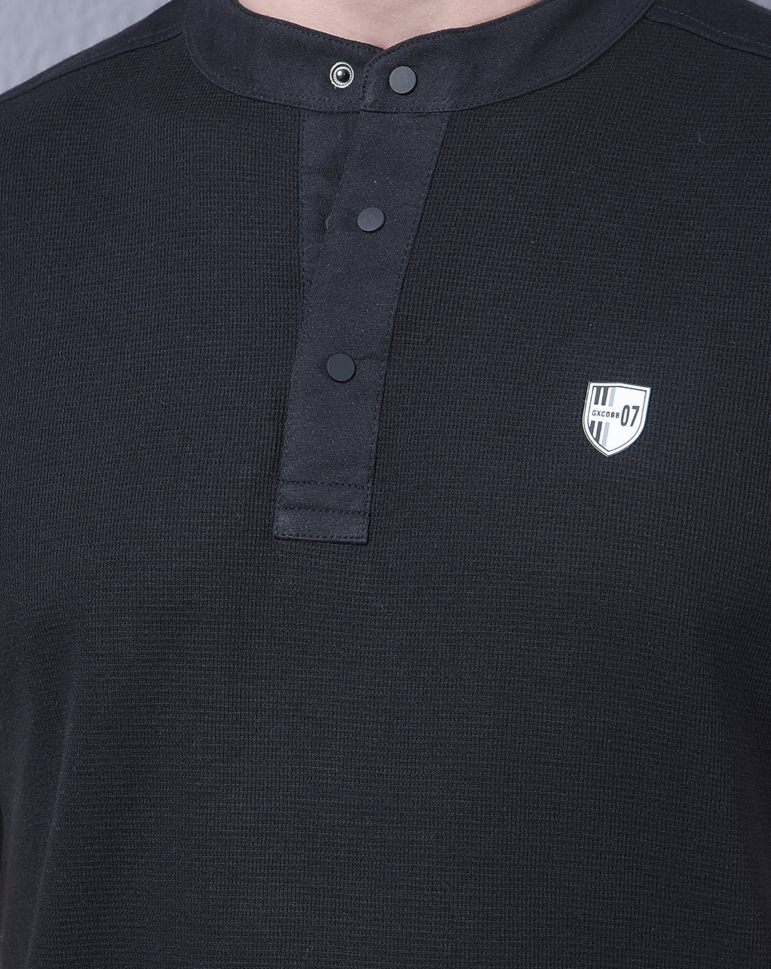 COBB BLACK STRIPED ROUND NECK T-SHIRT