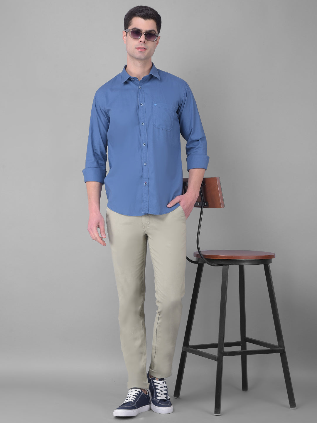 cobb solid yale blue slim fit casual shirt