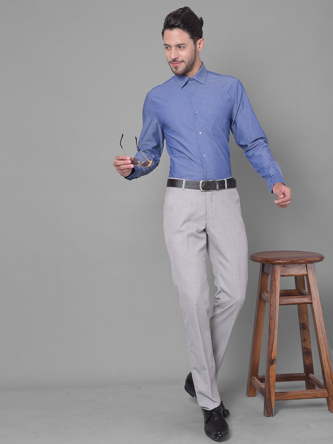 Cobb Blue Solid Slim Fit Formal Shirt