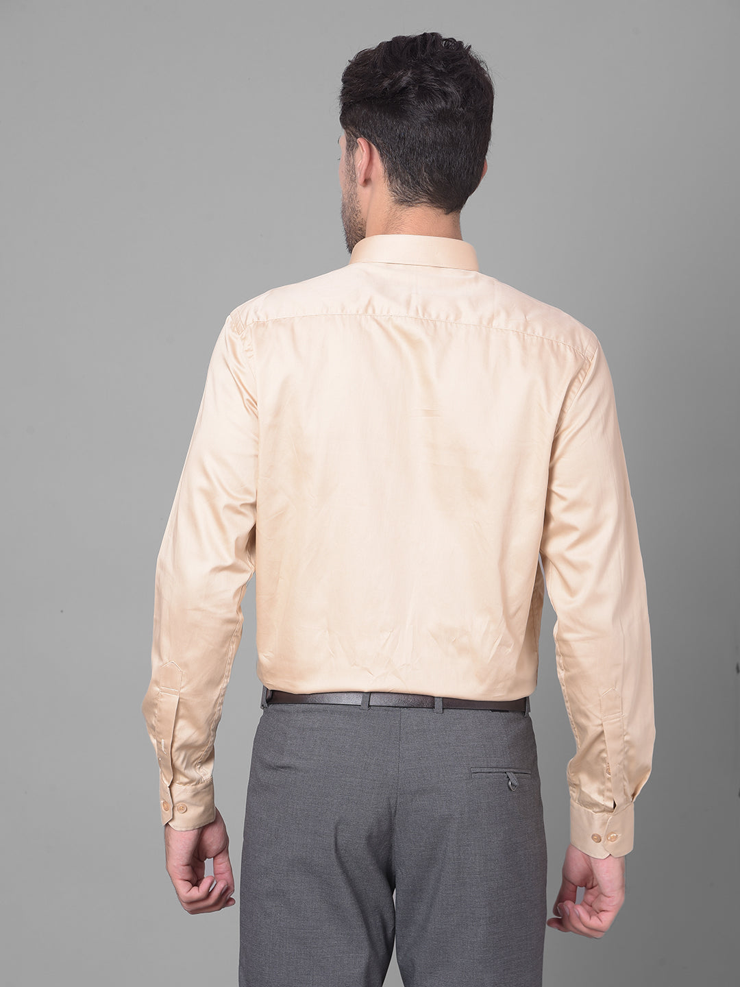 Cobb Beige Solid Slim Fit Formal Shirt