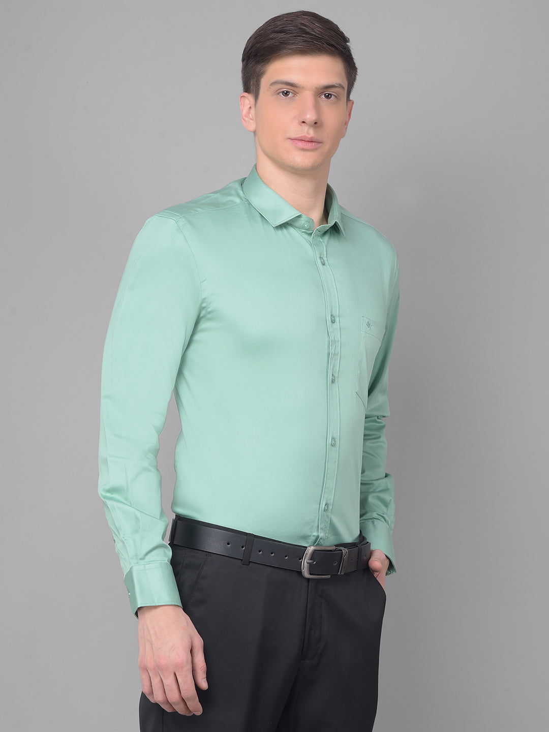 cobb green solid slim fit formal shirt