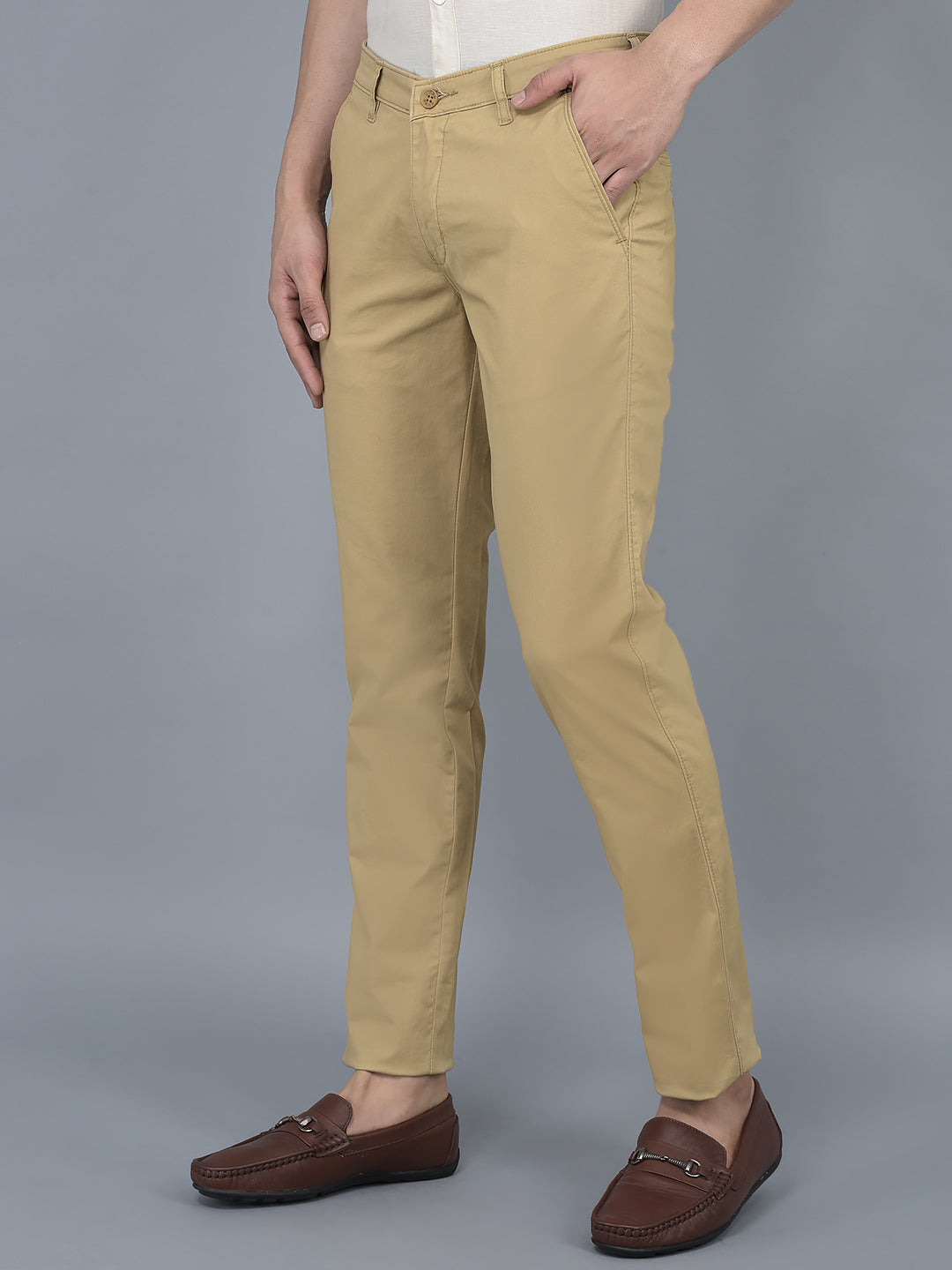 Khaki on sale color chinos