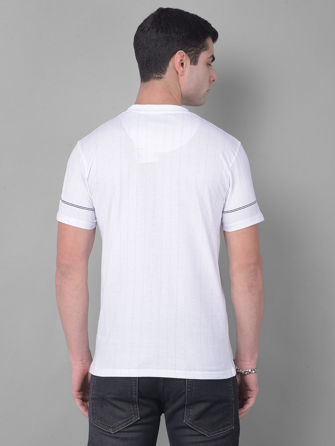 cobb broadway white printed round neck t-shirt
